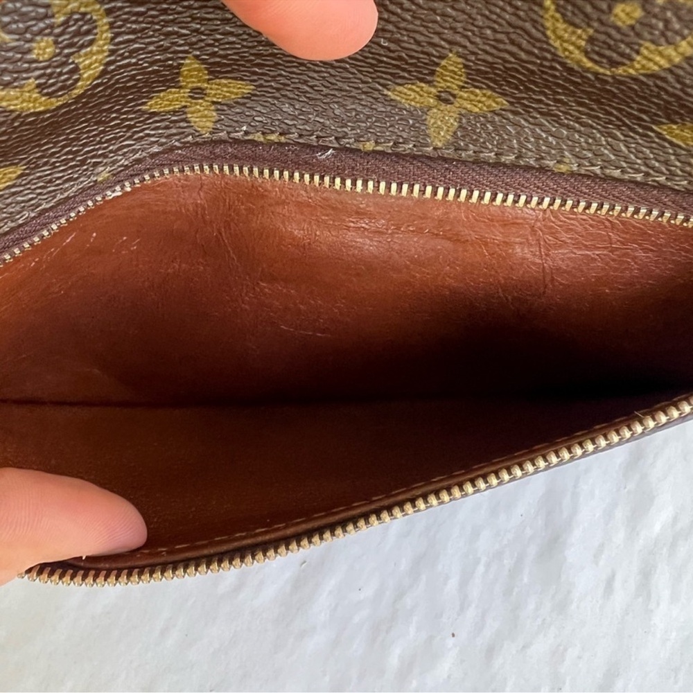 Authentic vintage Louis Vuitton clutch - Picture 7 of 9